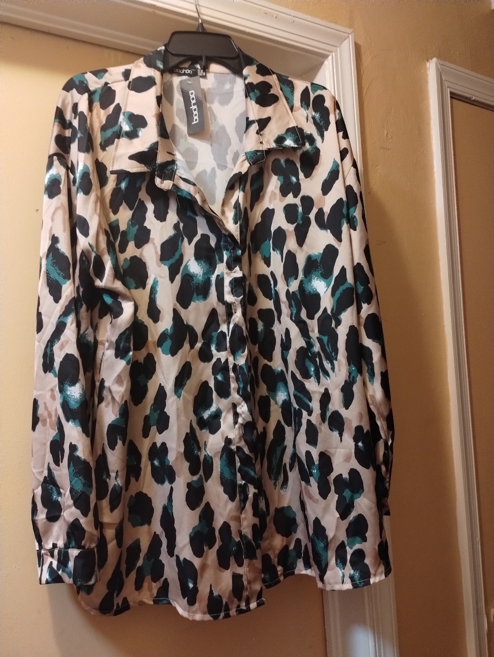 Boohoo Teal and Black Animal Print Satin Button-Up Shirt